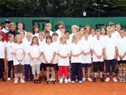 Tennisjugend in neuem Outfit 2010